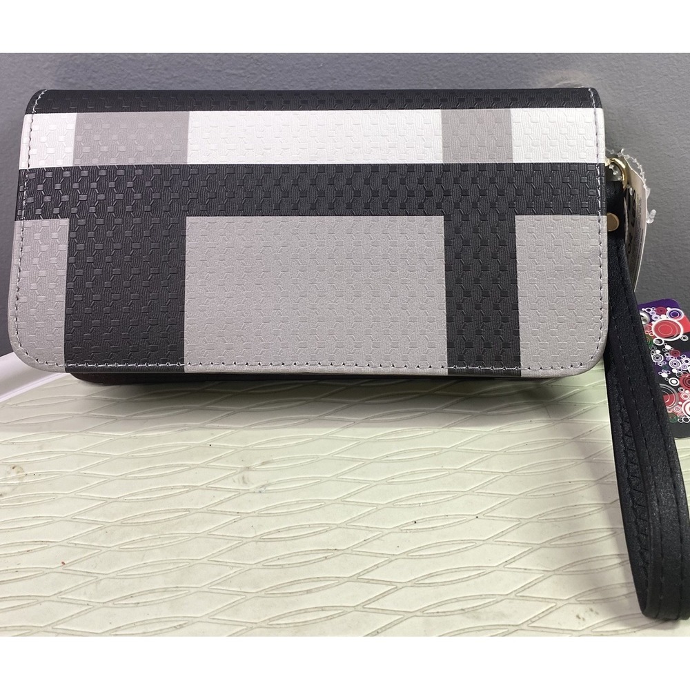 Unbranded Womens Grey/Black‎ & White Zip Around Wallet/Wristlet NWT  4x8x1.5"